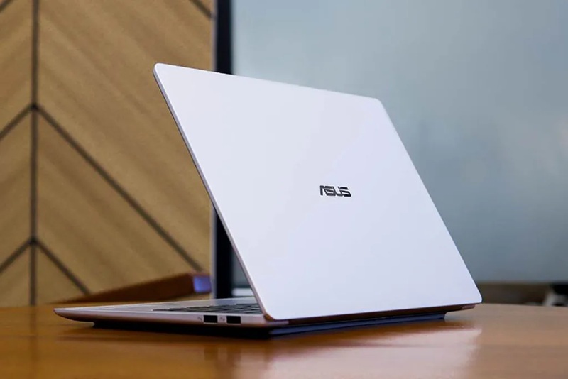ASUS Vivobook S14, Laptop Tipis 1,2 Kg dengan Performa AI